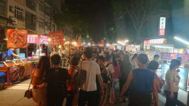 台湾旅行　2019　3日目　⑨ 高雄の労工夜市と勇気を出して入ってみたら美味しかった鶏伯焼酒鶏